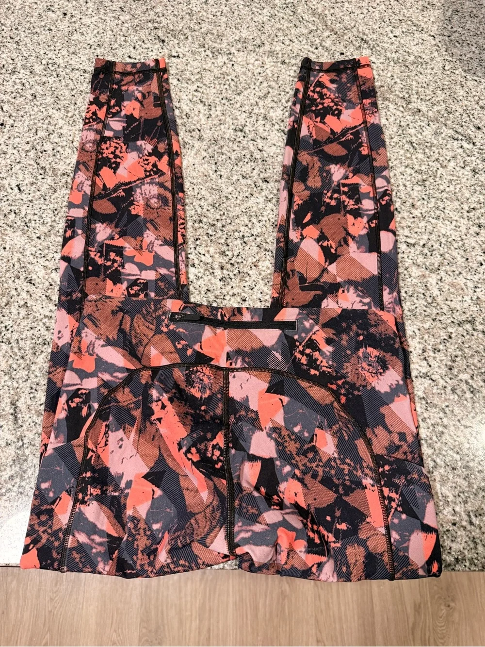 Lululemon Speed Up Tight 28” Size 6